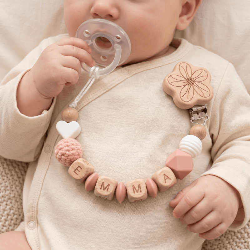 2026年版　名入れベビーおしゃぶりクリップ　木製おしゃぶり - Baby Teethers のレビューと価格