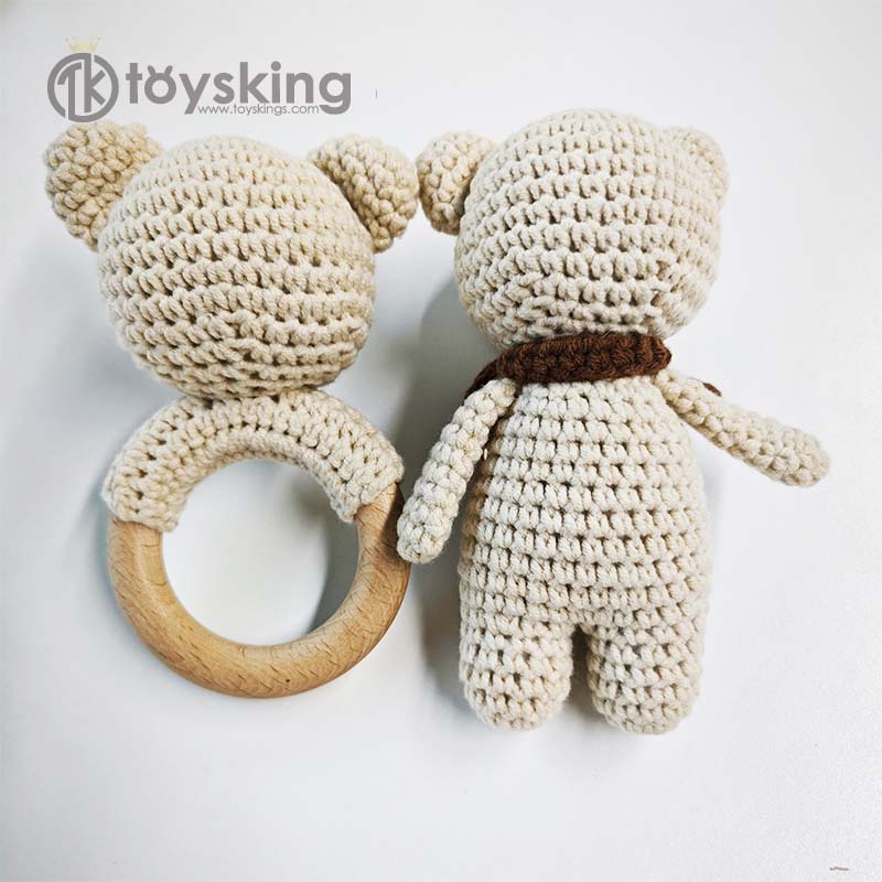 手作りの編みぐるみクマのベビーラトル人形ギフトボックス、噛め - Baby Teethers のレビューと価格
